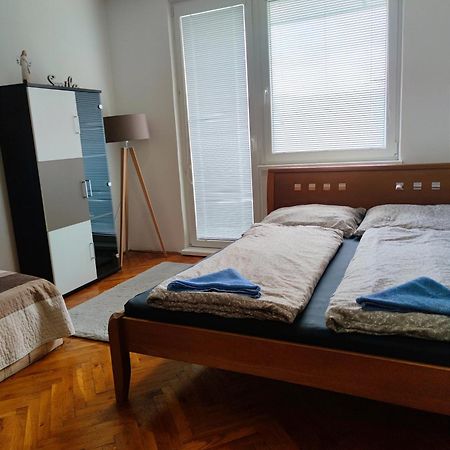 Fast Apartment In The Centrum Levice Luaran gambar
